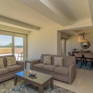 Time for a new adventure by the beach! Bayview chic condo in beachfront resort. Pet friendly Texas